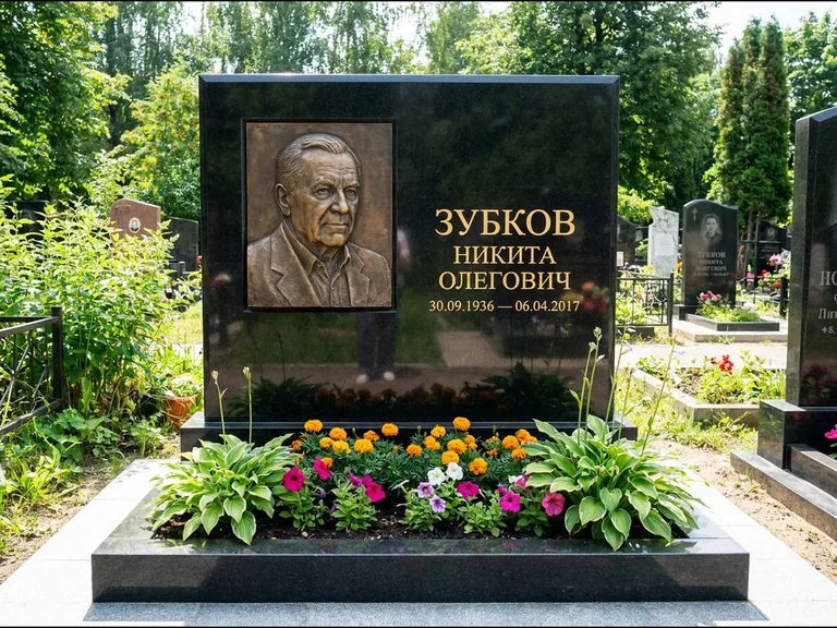 Памятник с барельефом — выполненная работа 19 в Ханты-Мансийске