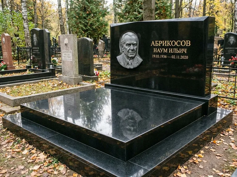 Памятник с барельефом — выполненная работа 37 в Ханты-Мансийске