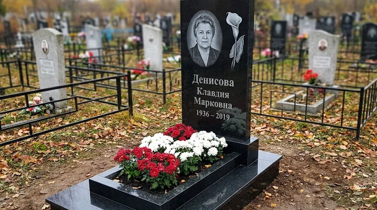 Памятник с гравировкой калл — выполненная работа «Денисова» в Ханты-Мансийске