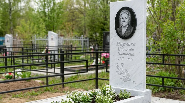 Памятник с гравировкой ландышей — выполненная работа «Наумова» в Ханты-Мансийске