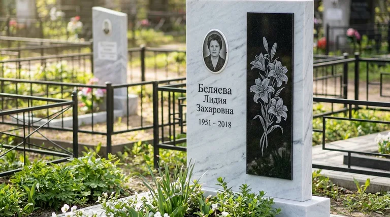 Памятник с гравировкой лилий — выполненная работа «Беляева» в Ханты-Мансийске