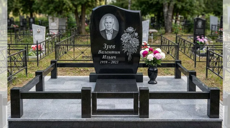 Памятник с гравировкой пионов — выполненная работа «Зуев» в Ханты-Мансийске