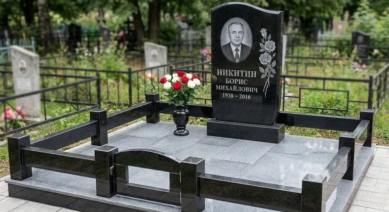 Памятник с гравировкой роз — выполненная работа «Никитин» в Ханты-Мансийске
