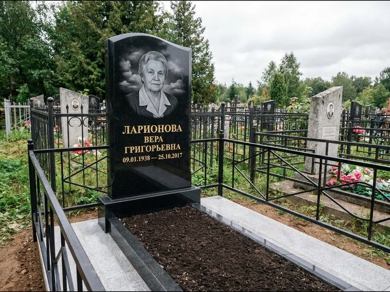 Гравировка портрета на чёрном граните — выполненная работа 16 в Ханты-Мансийске