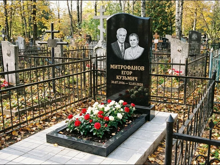 Гравировка портрета на чёрном граните — выполненная работа 17 в Ханты-Мансийске