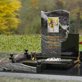 Памятник П151